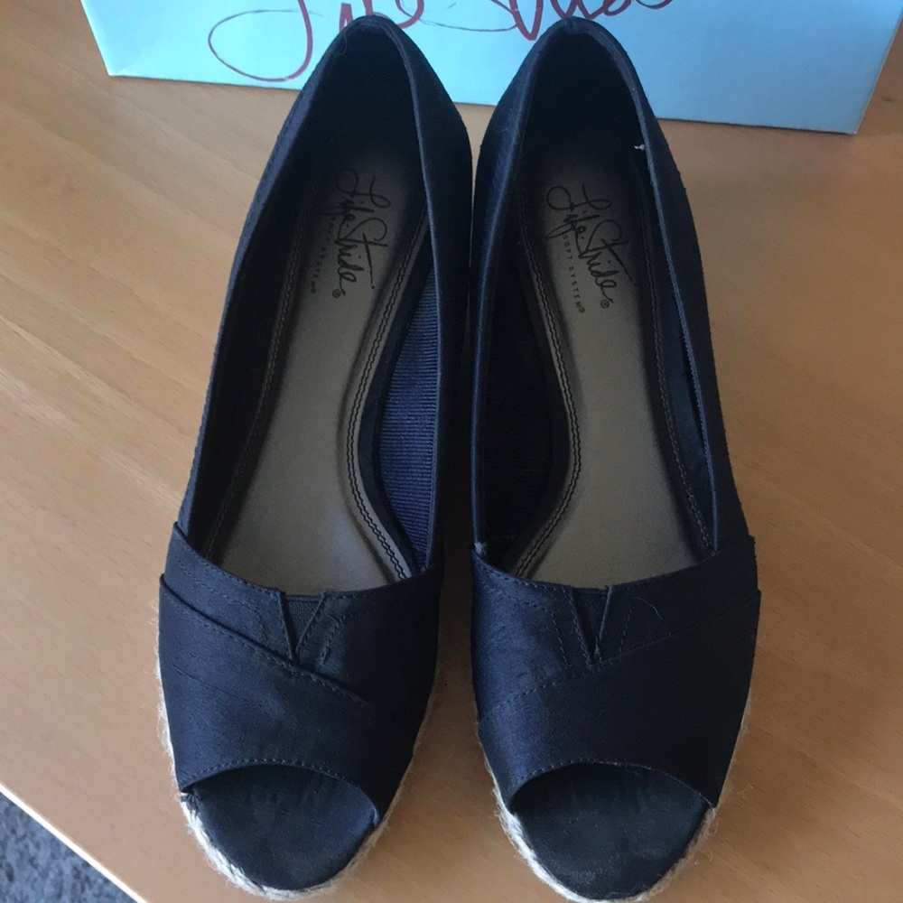 LifeStride Lioness Black Silk Espadrille Like New!